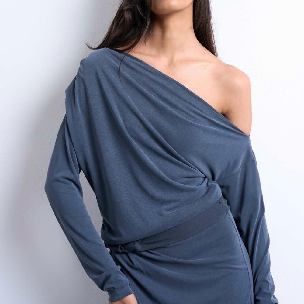 Long sleeve off the shoulder twist detail top in charcoal grey